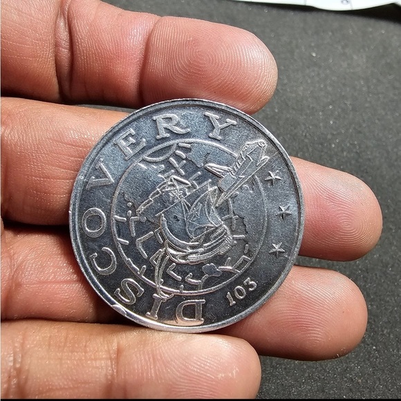 Sts-133 Discovery Space Shuttle Ssilver Tone Commemorative Token Coin Medal - Picture 2 of 9